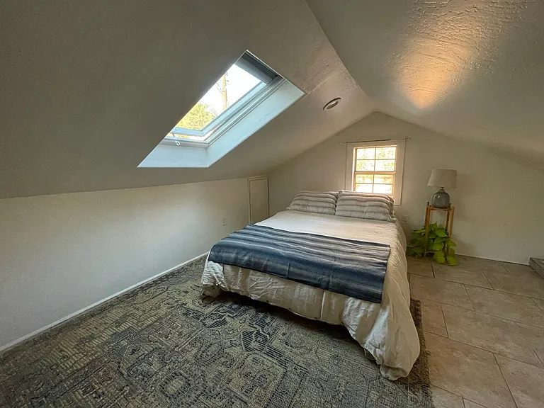 209 E Dale Ave — Photo 3