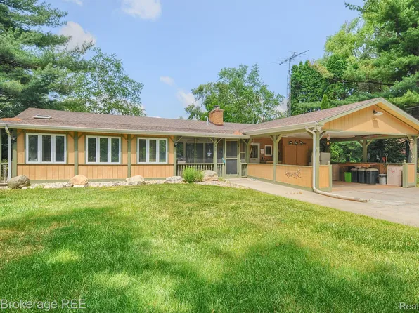 9345 Gale Rd, Otisville, MI 48463