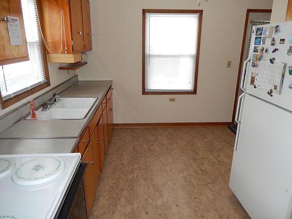 5th image of 925 Pauline Ave