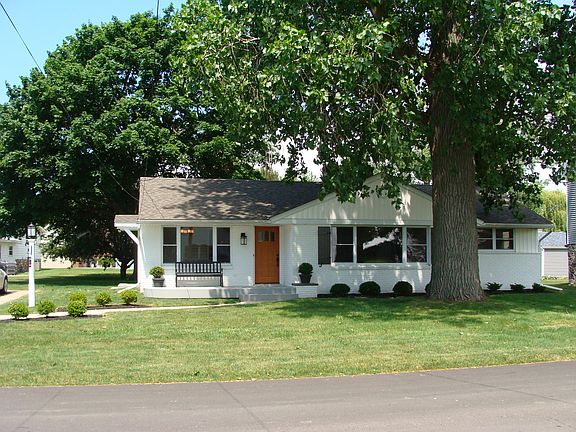 2nd image of 12211 Lakeshore Dr
