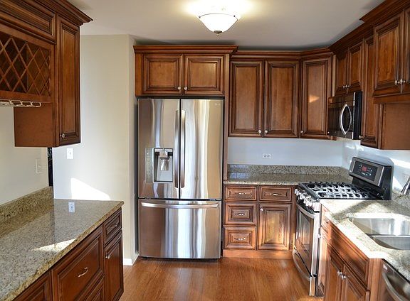 3rd image of 1809 Grove Ave
