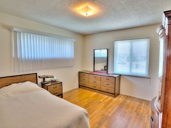 5th image of 2629 Balfour Ave