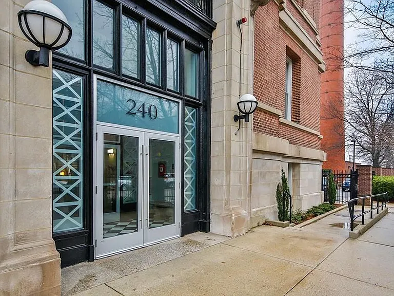 240 Heath St #210 — Photo 10