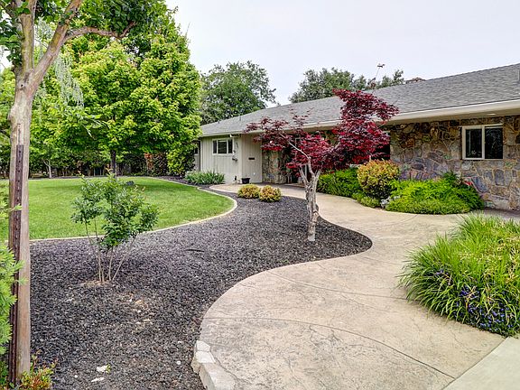 5th image of 925 Sierra Vista Dr