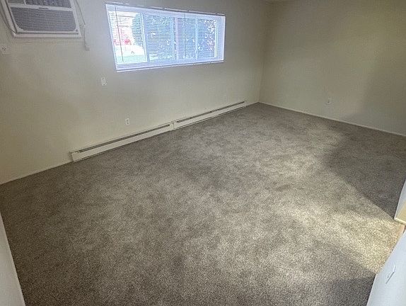 5th image of 223 Orville St #1
