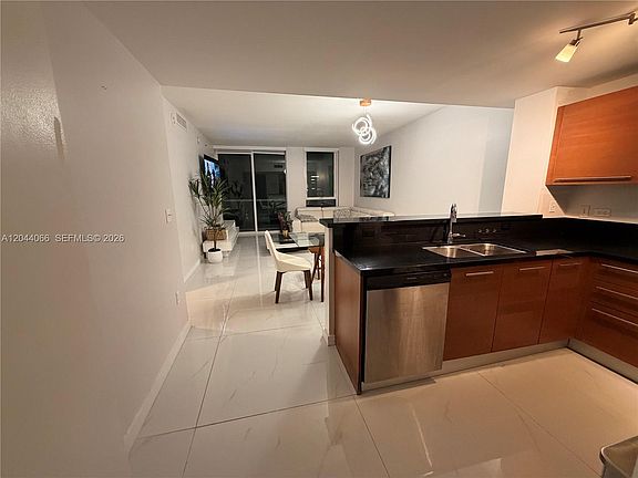 2nd image of 253 NE 2nd St APT 1204