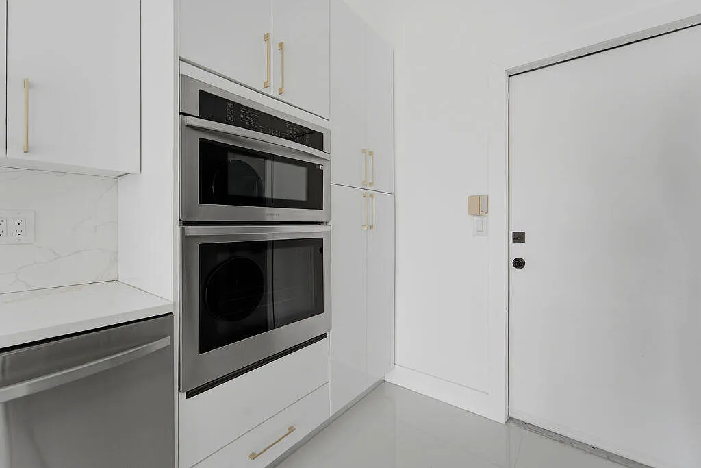3 bed, 2.0 bath, 1632 sqft, $6,500 — Photo 3
