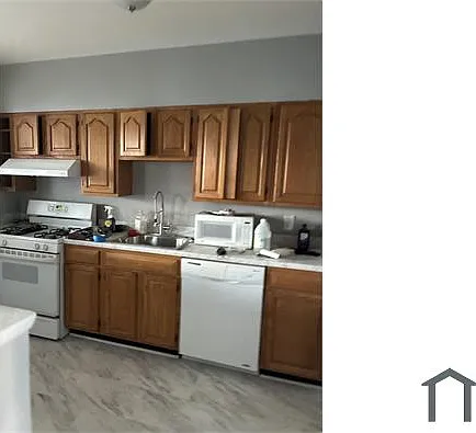 8000 Wallace Rd — Photo 3