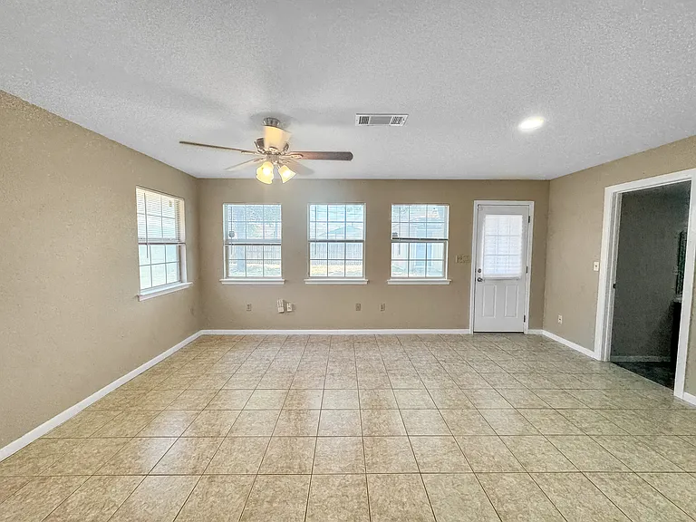 310 Mahota Dr — Photo 28