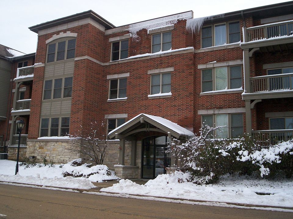 1st image of 271 E Railroad Ave Unit 105