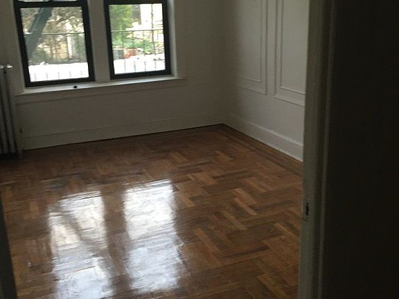 5th image of 3118 41st St APT 1R