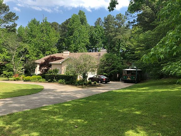 2nd image of 501 Eastview Dr