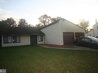 63 Penfield Ln, Sicklerville, NJ 08081