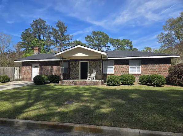 113 Elm St, Claxton, GA 30417