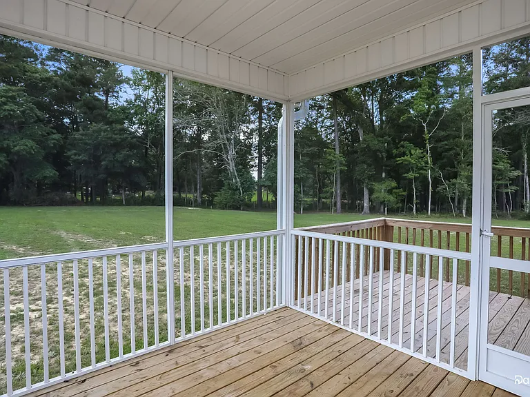 124 Stratocastor Dr — Photo 14