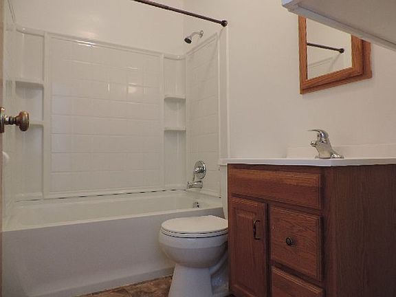 3rd image of 623 Saint Johns Ave