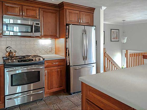 4th image of 41 Mulberry Cir