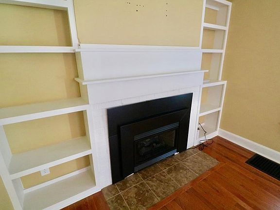 5th image of 5164 Rosslyn Ave