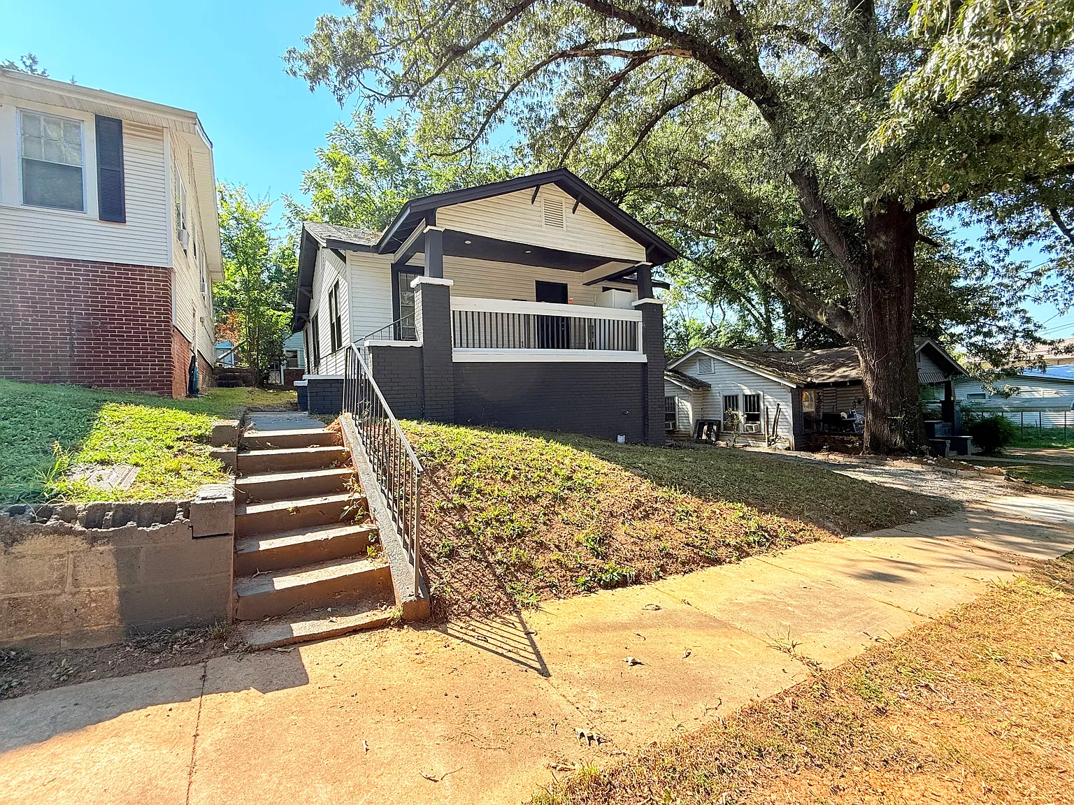 3 bed, 1092 sqft, $1,099 — Photo 2