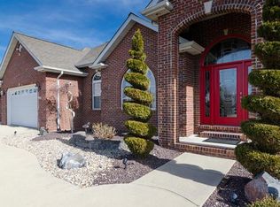 4948 Autumn Oaks Dr, Maryville, IL 62062