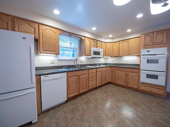 4th image of 127 Laurelwood Dr