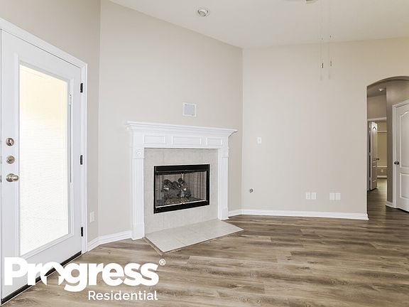 4th image of 2525 Wood Park Blvd