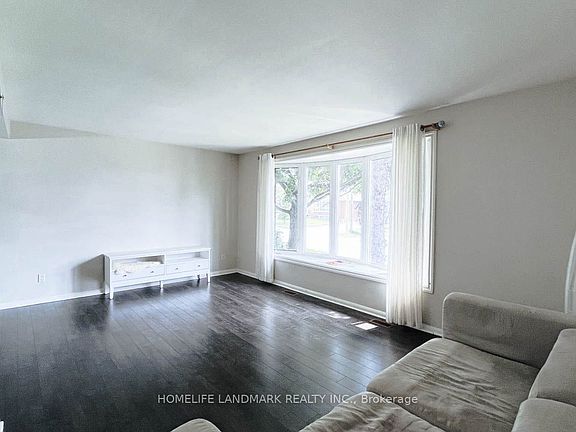 4th image of 16 Lochinvar Cres