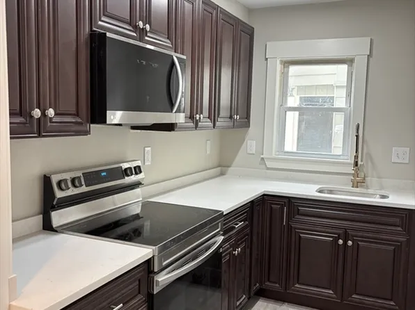 22 Pleasant St, Fitchburg, MA 01420