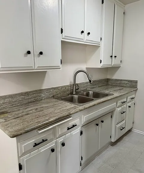 6706 York Blvd — Photo 2
