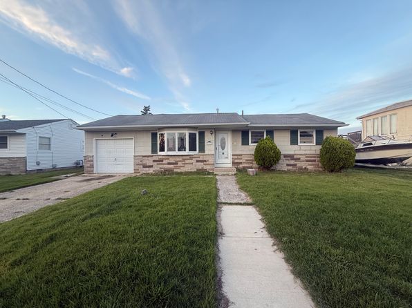 18 W Delaware Dr