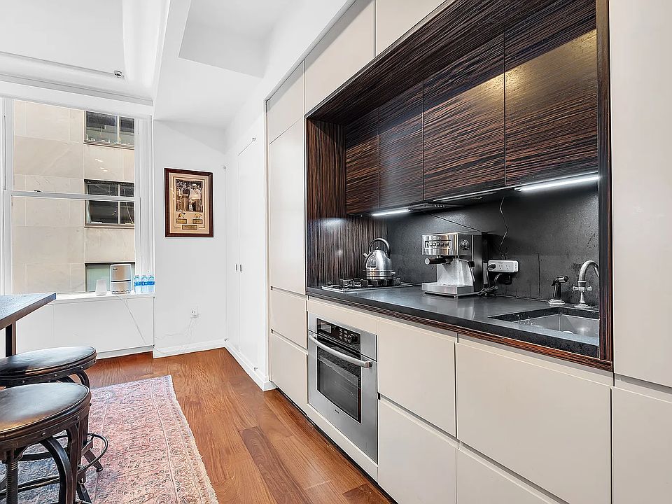 1st image of 55 Wall St APT 708