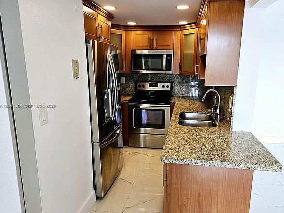 4th image of 9682 Fontainebleau Blvd APT 207