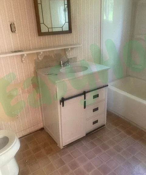 922 Greendale Dr — Photo 8