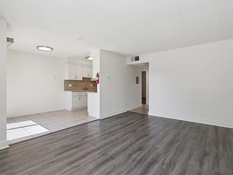Orchard Crossing — Photo 17