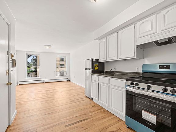 plenty of cabinet space