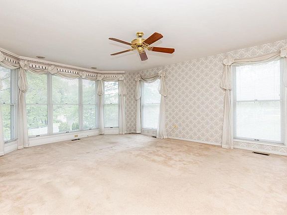 4th image of 11114 Fairborough Ct