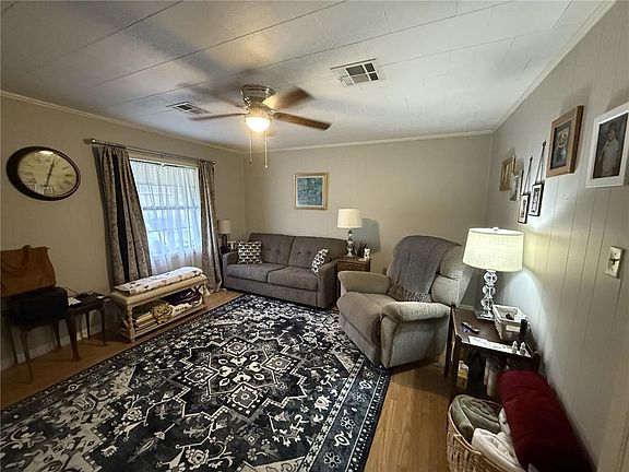 4th image of 841 Louisiana Ave