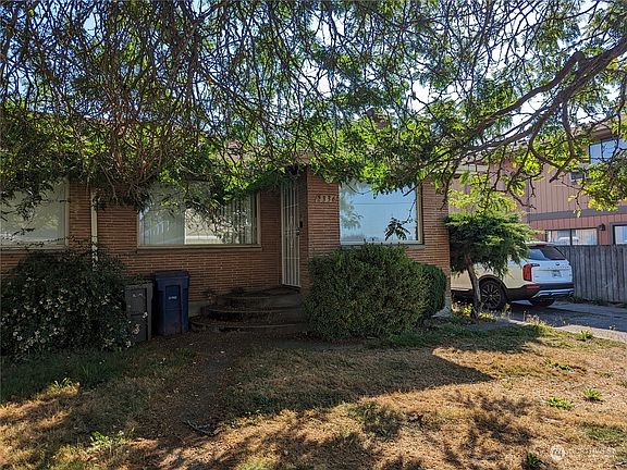 4th image of 2336 I Street NE