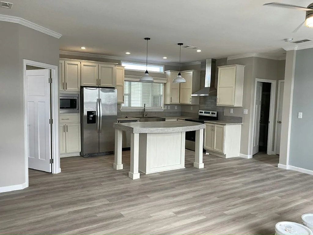 2 bed, 2.0 bath, 1352 sqft, $1,795 — Photo 3