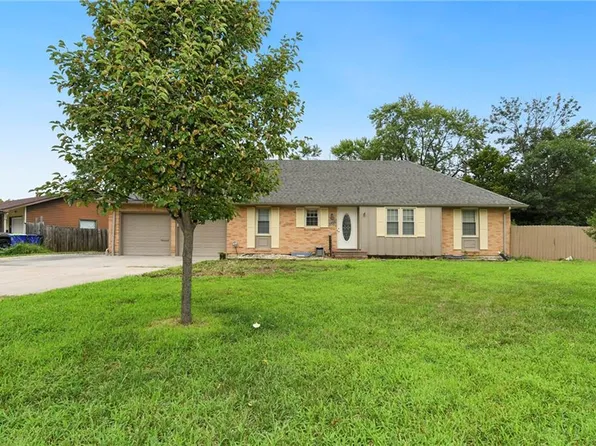 6500 E 136th St, Grandview, MO 64030