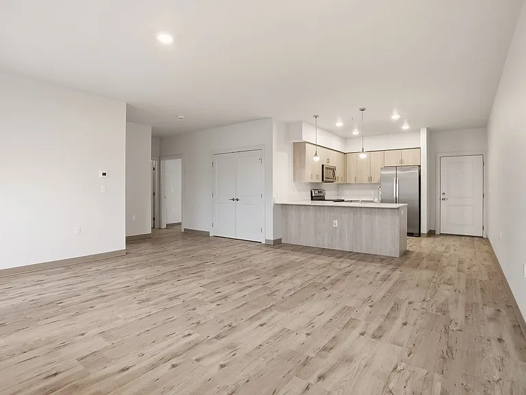 Nathan Apartments — Photo 58