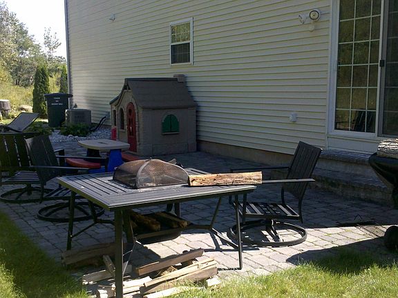 3rd image of 31 Rachel Dr