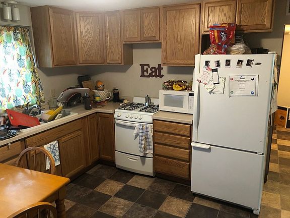 2nd image of 2655 Magnolia Ln N