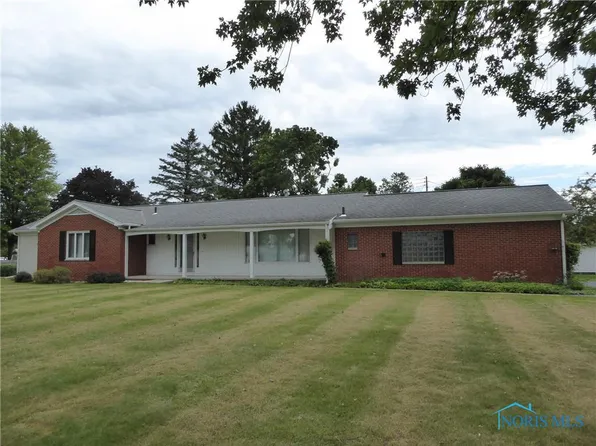 207 S Walnut St, Fayette, OH 43521