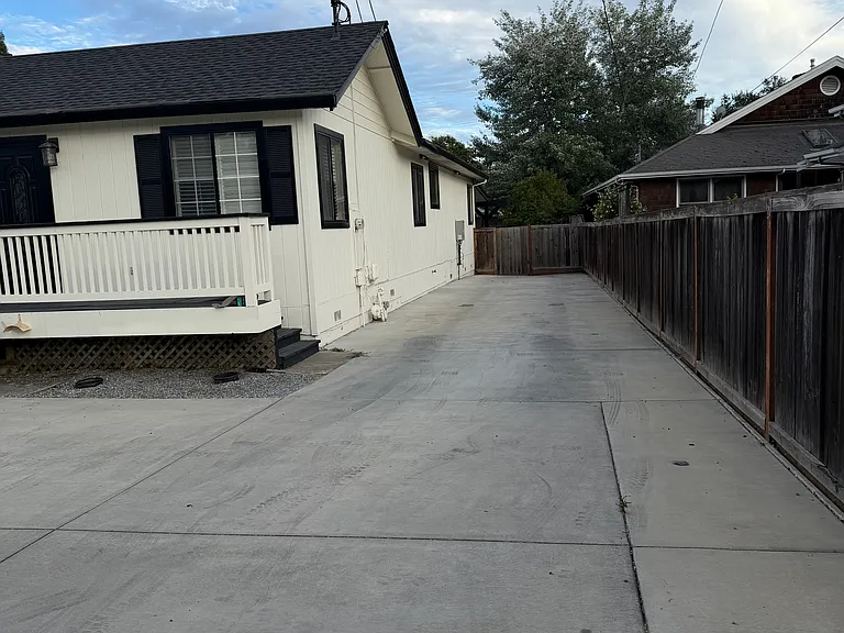 950 Solano Ave — Photo 4