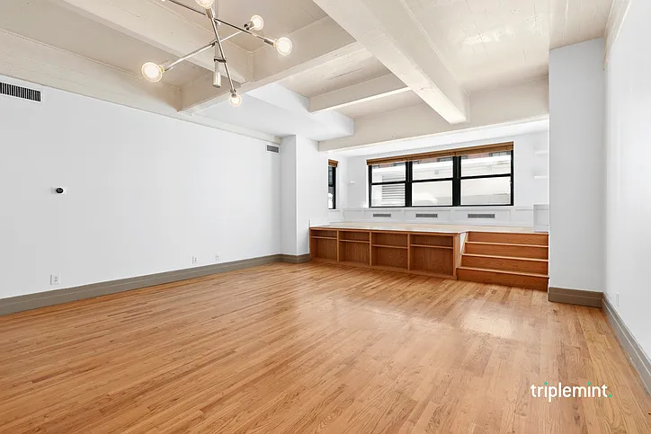 1 Main St APT 2E photo 1