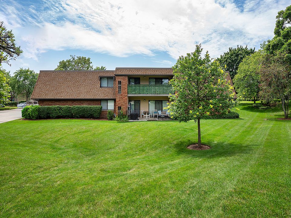 2nd image of 130 Old Oak Dr APT 140