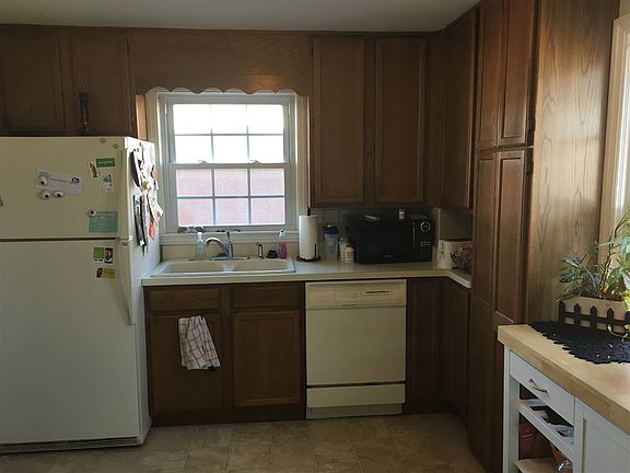4th image of 4913 Arlington St
