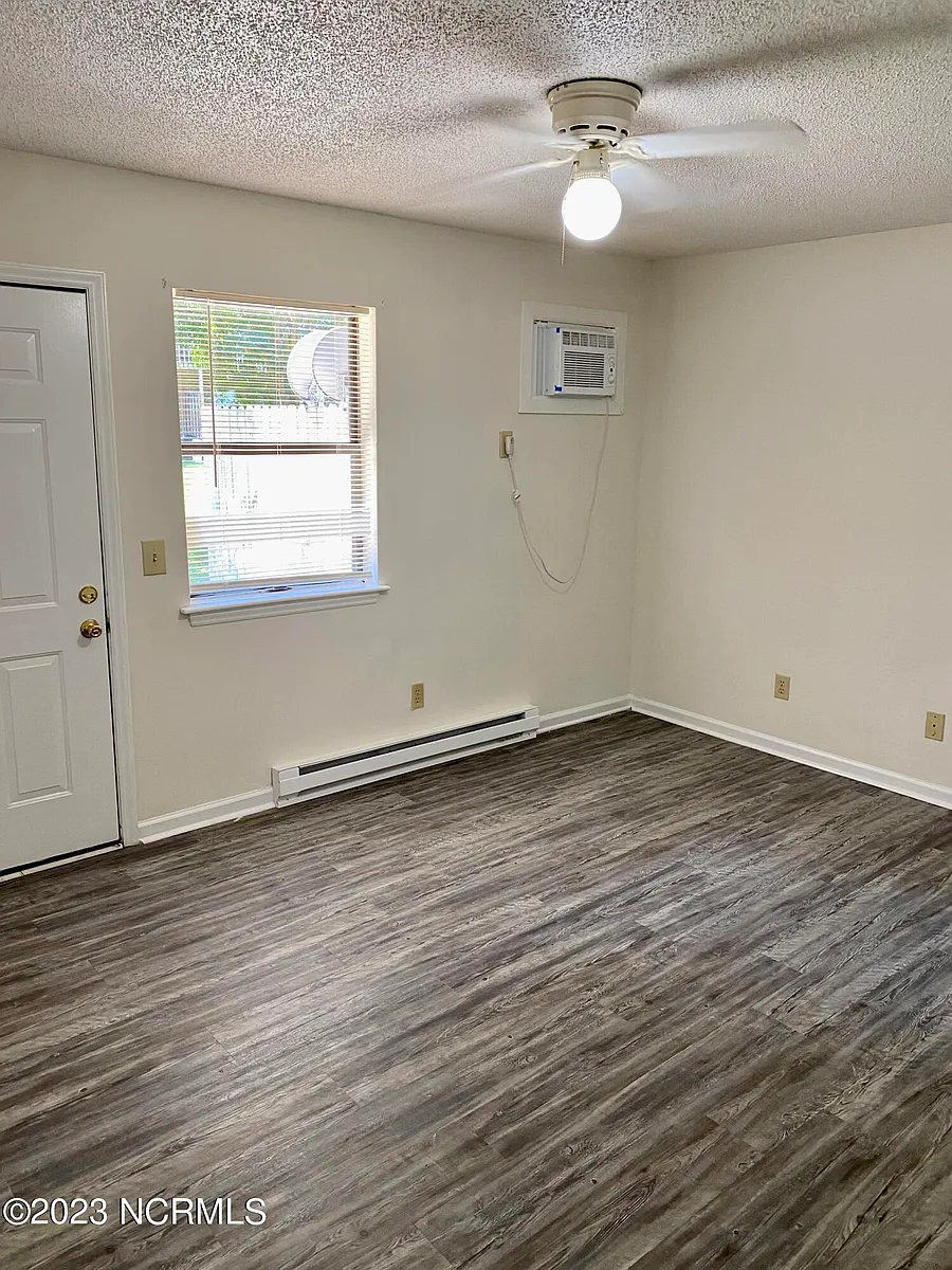 Building Photo - 709 Patton Cir