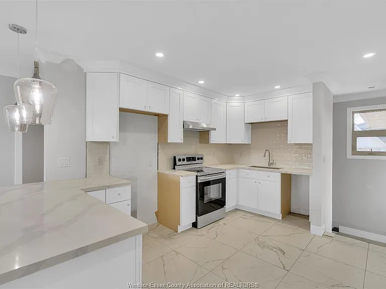 142 1st St — Photo 11